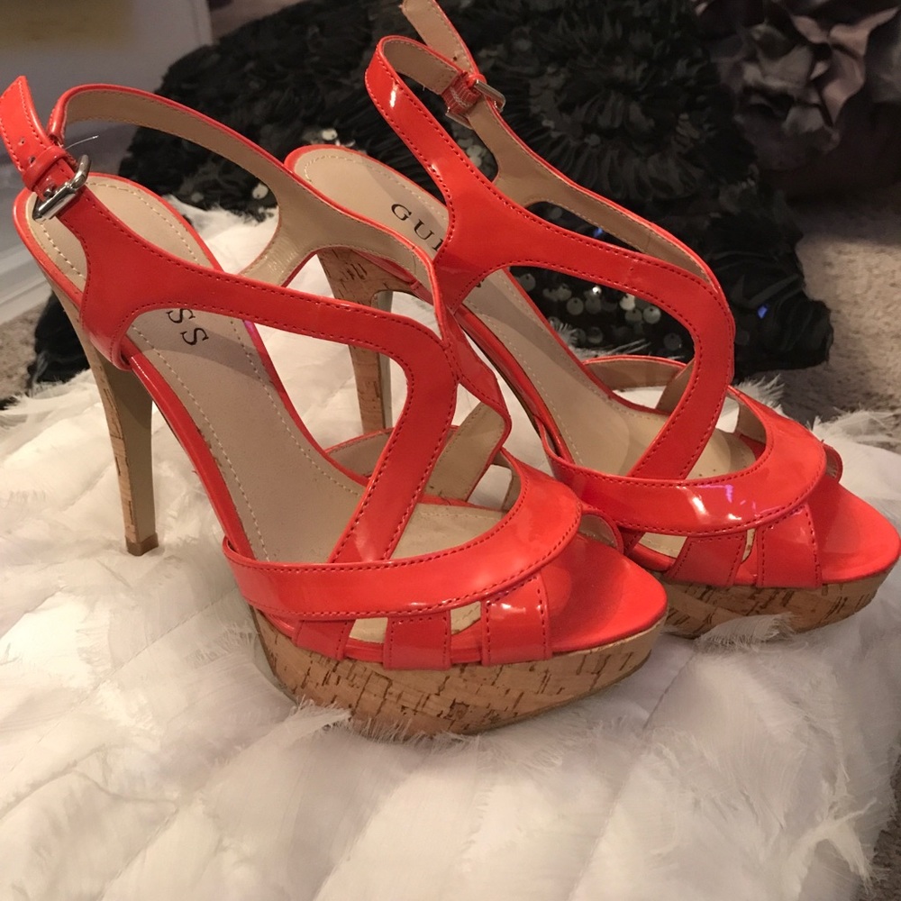 For a splash of coral! GUESS cork platforms